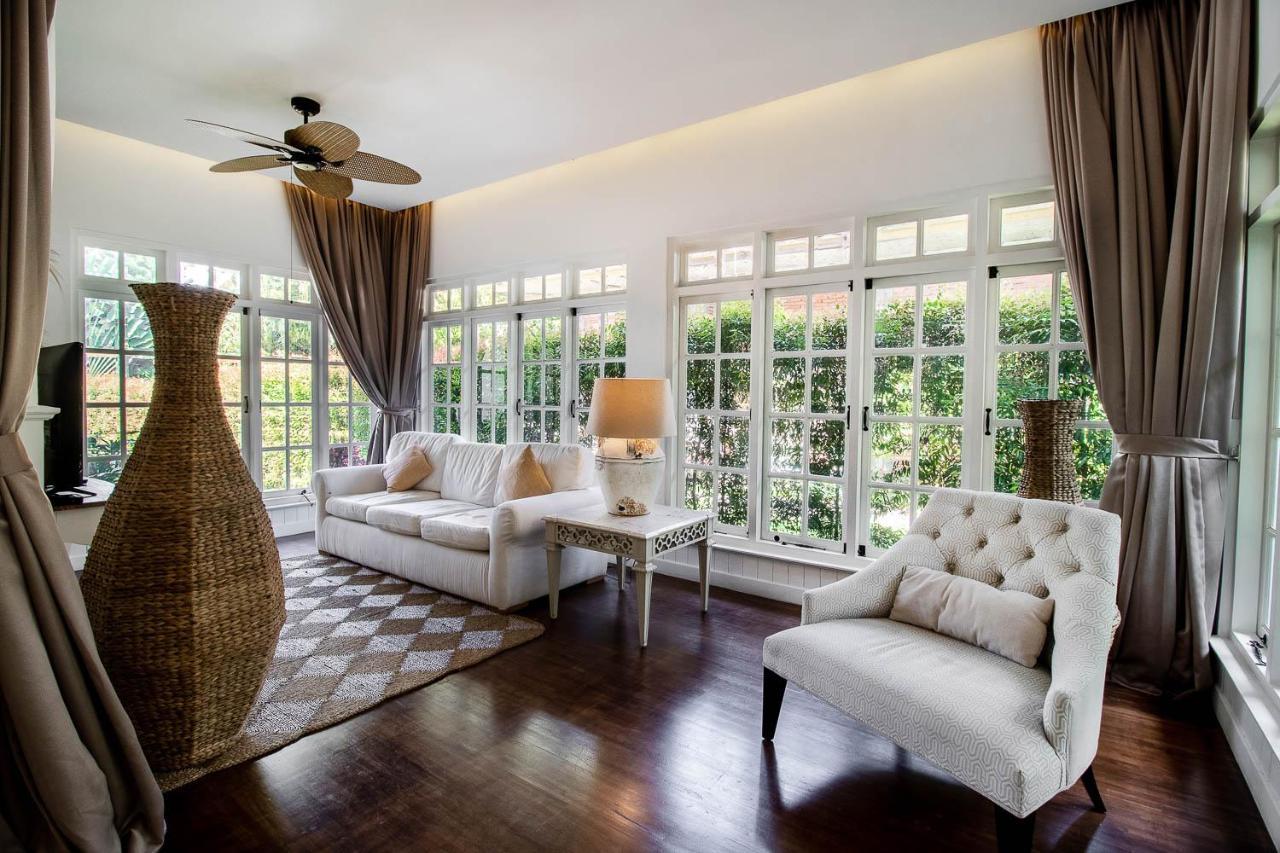 Villa Symphony White By Balisuperhost *
