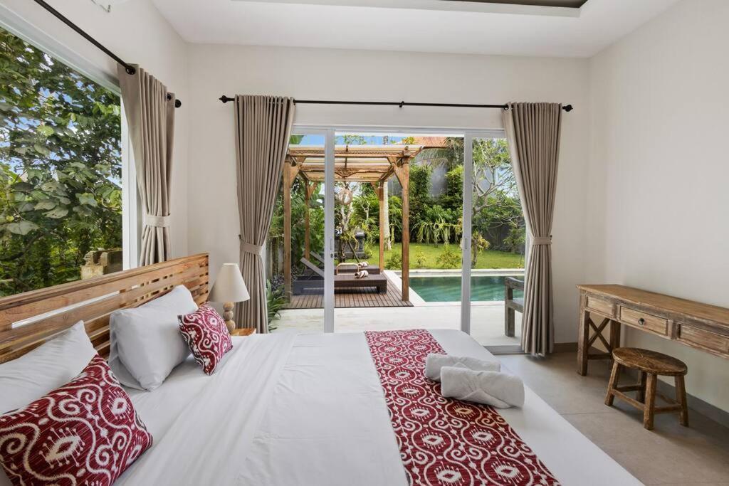 Villa New 4 Bedroom Surrounded By Jungle And Ricefields Ubud