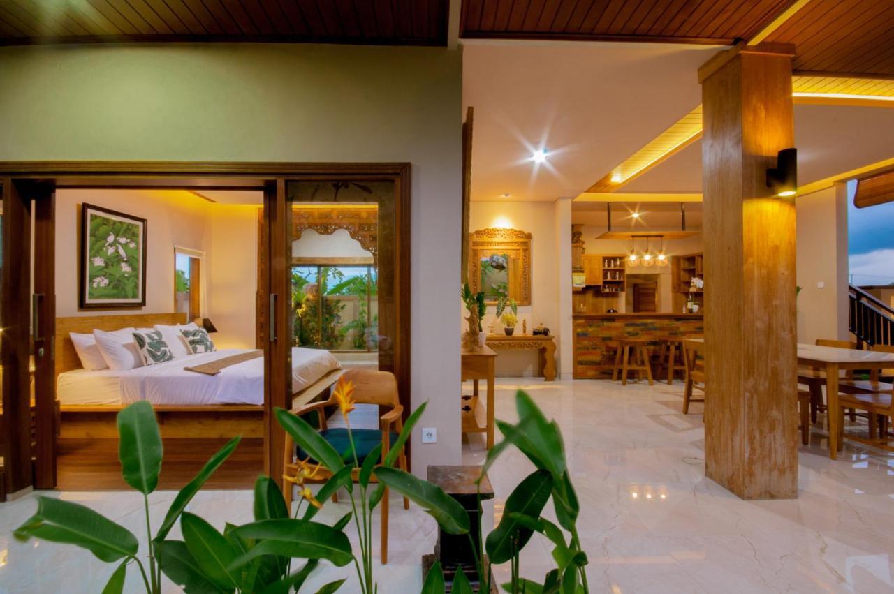 Lucky House *