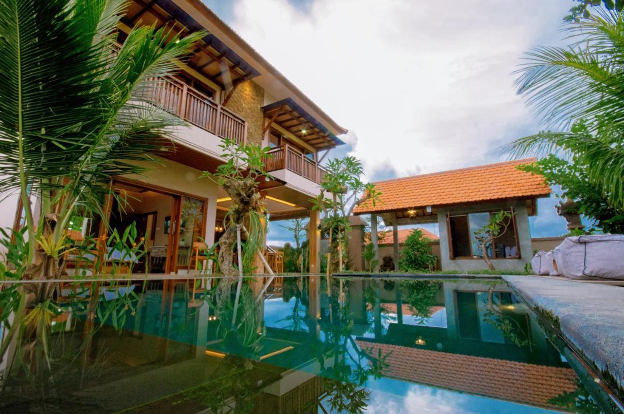 Lucky House Villa *