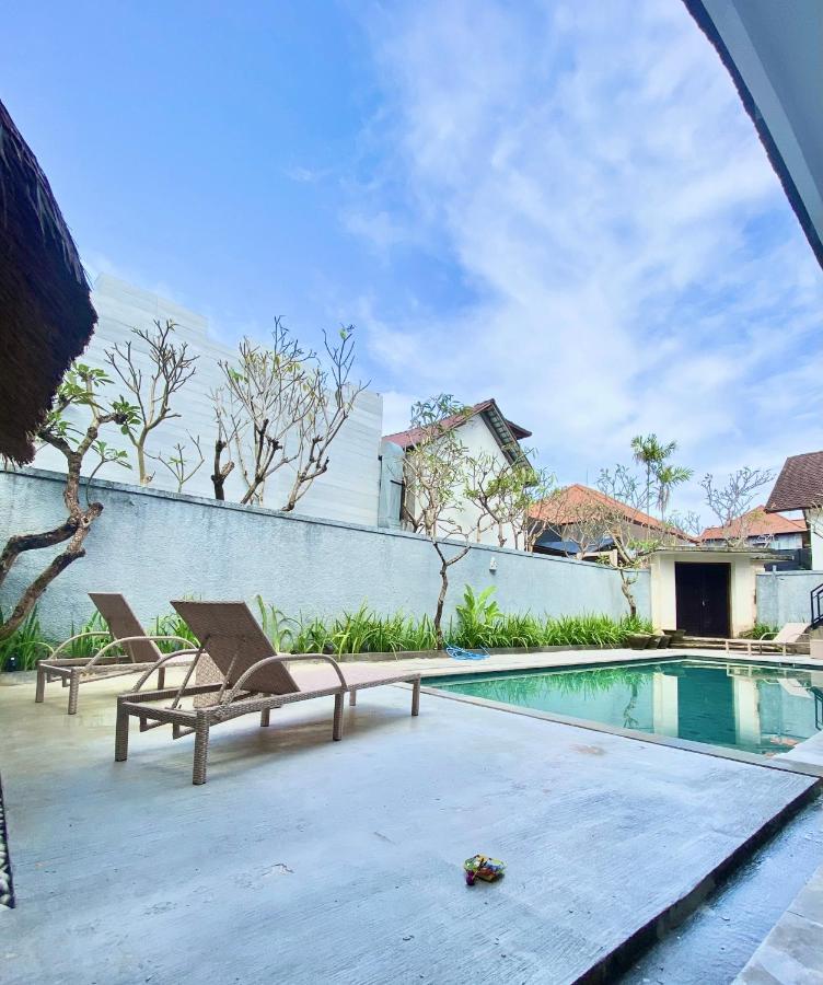 Grey House Monkey Forest Ubud (Bali)