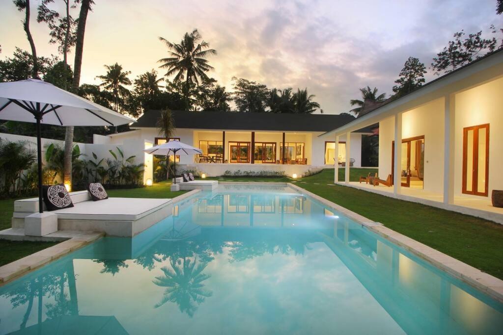 Villa Modern And Stylish 3 Bedroom
