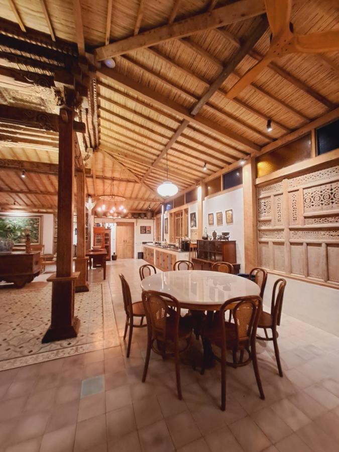 Ayu Dira Heritage House Villa *