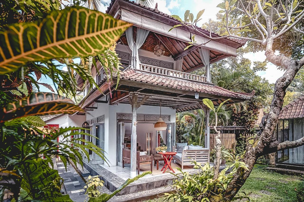 1111 Alchemy Space Bed & Breakfast