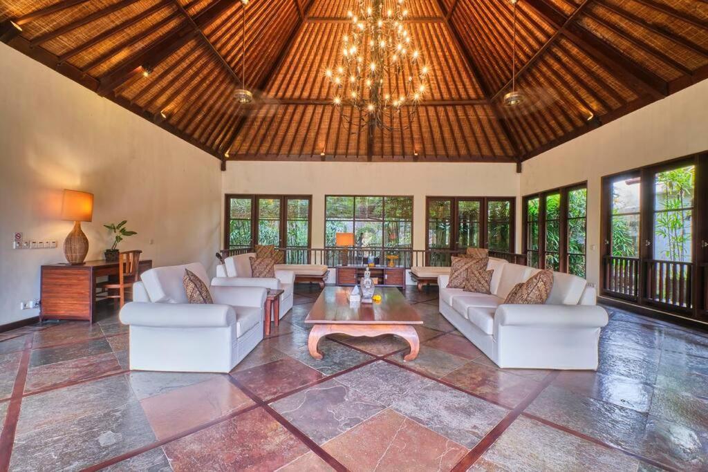 New-5br 7mins To Center Villa