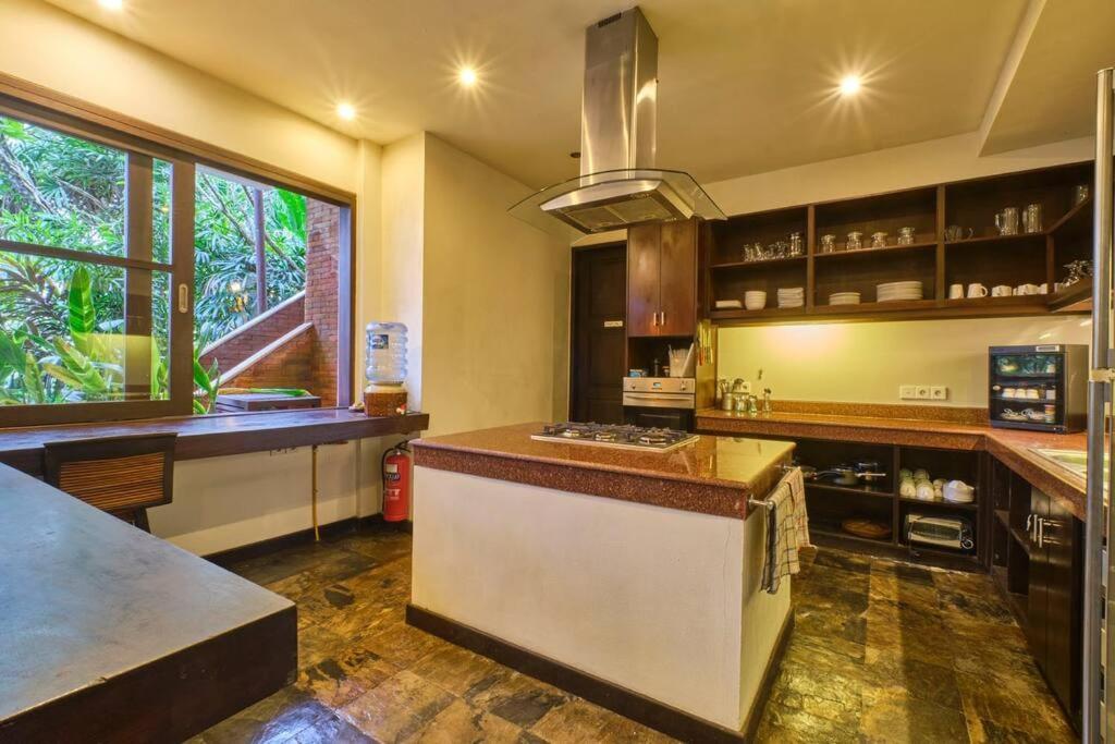 New-5br 7mins To Center Villa