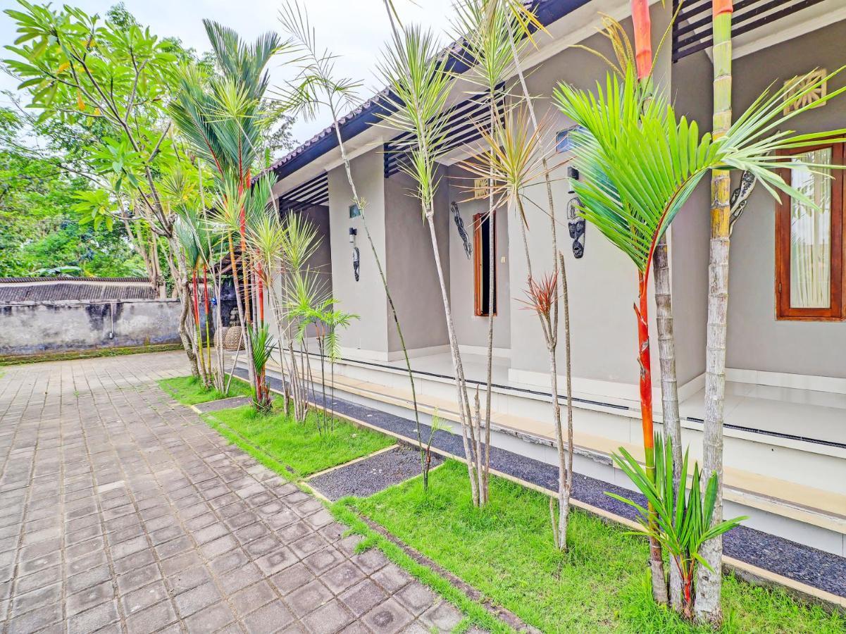 Oyo 92203 Tata Hotel 2*