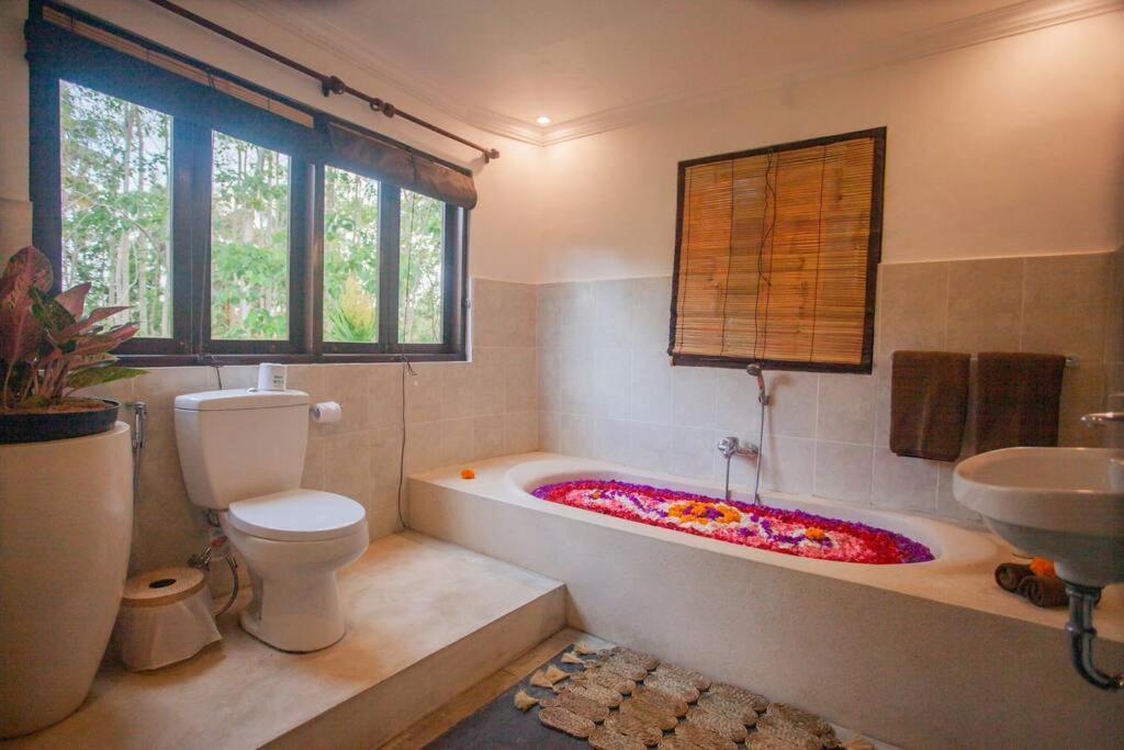 Huge W/ Pool And Spectacular Rooftop Patio! * Ubud (Bali)
