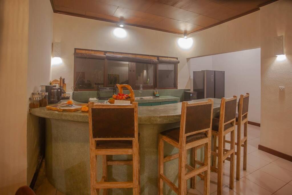 Huge W/ Pool And Spectacular Rooftop Patio! Villa Ubud (Bali)