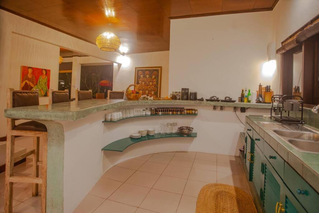 Huge W/ Pool And Spectacular Rooftop Patio! Villa