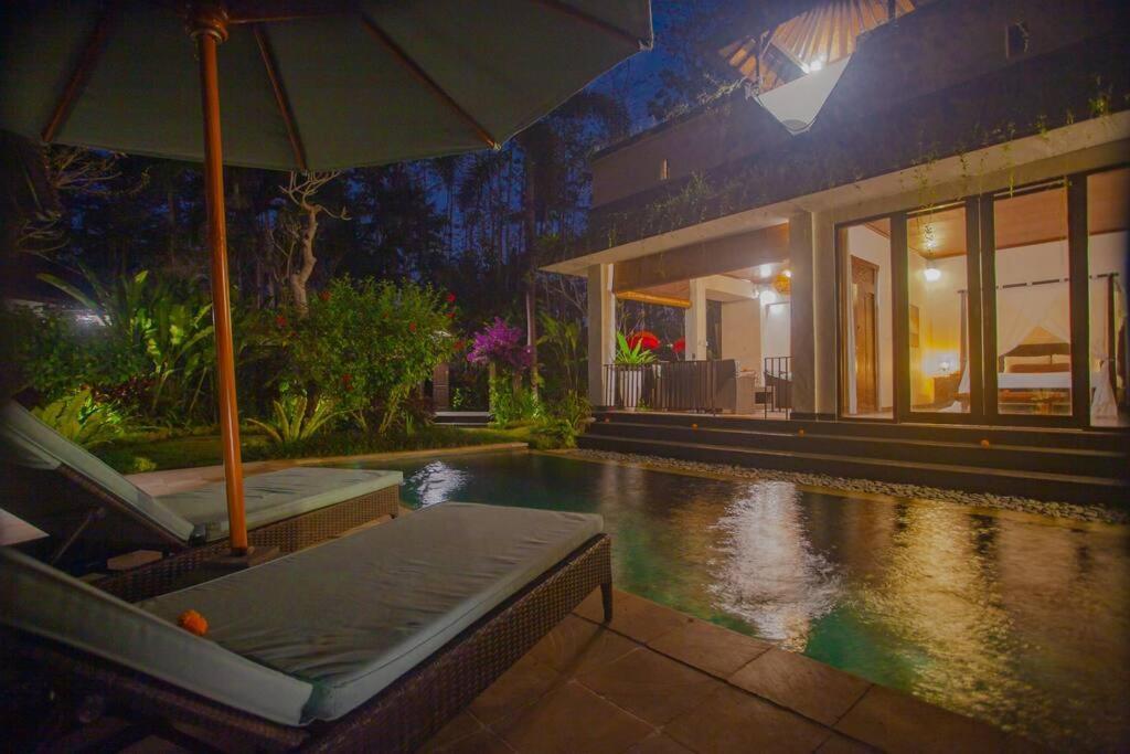 Villa Huge W/ Pool And Spectacular Rooftop Patio!