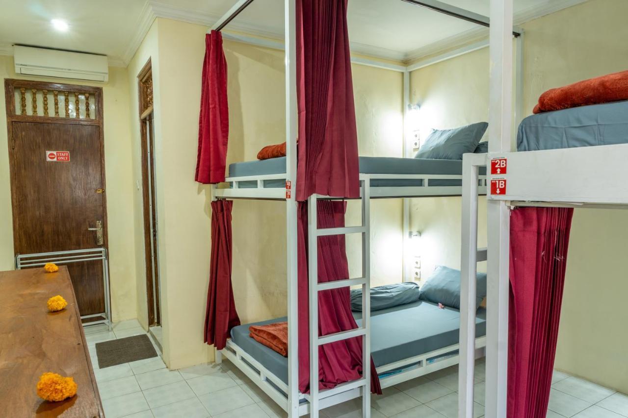 Maharani Hostel *