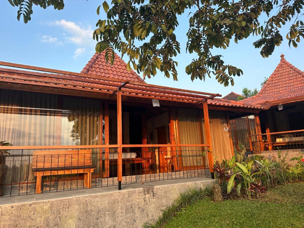 Hotel Griya Kcb 4*