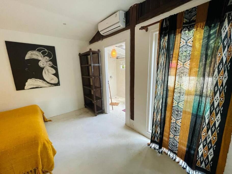 Kayu Keluarga Lilas Vila