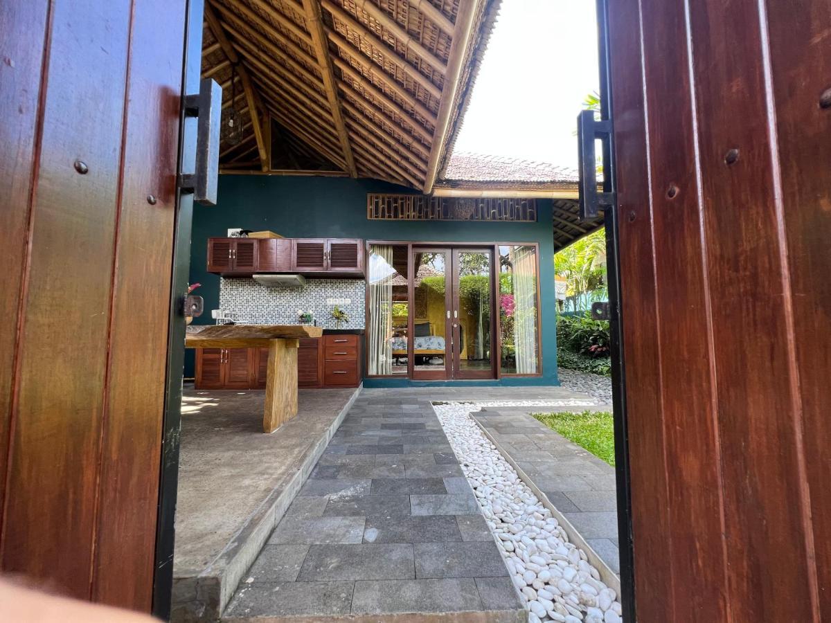 Joyously Raw - Free Upgrade Subject To Availability Bed & Breakfast