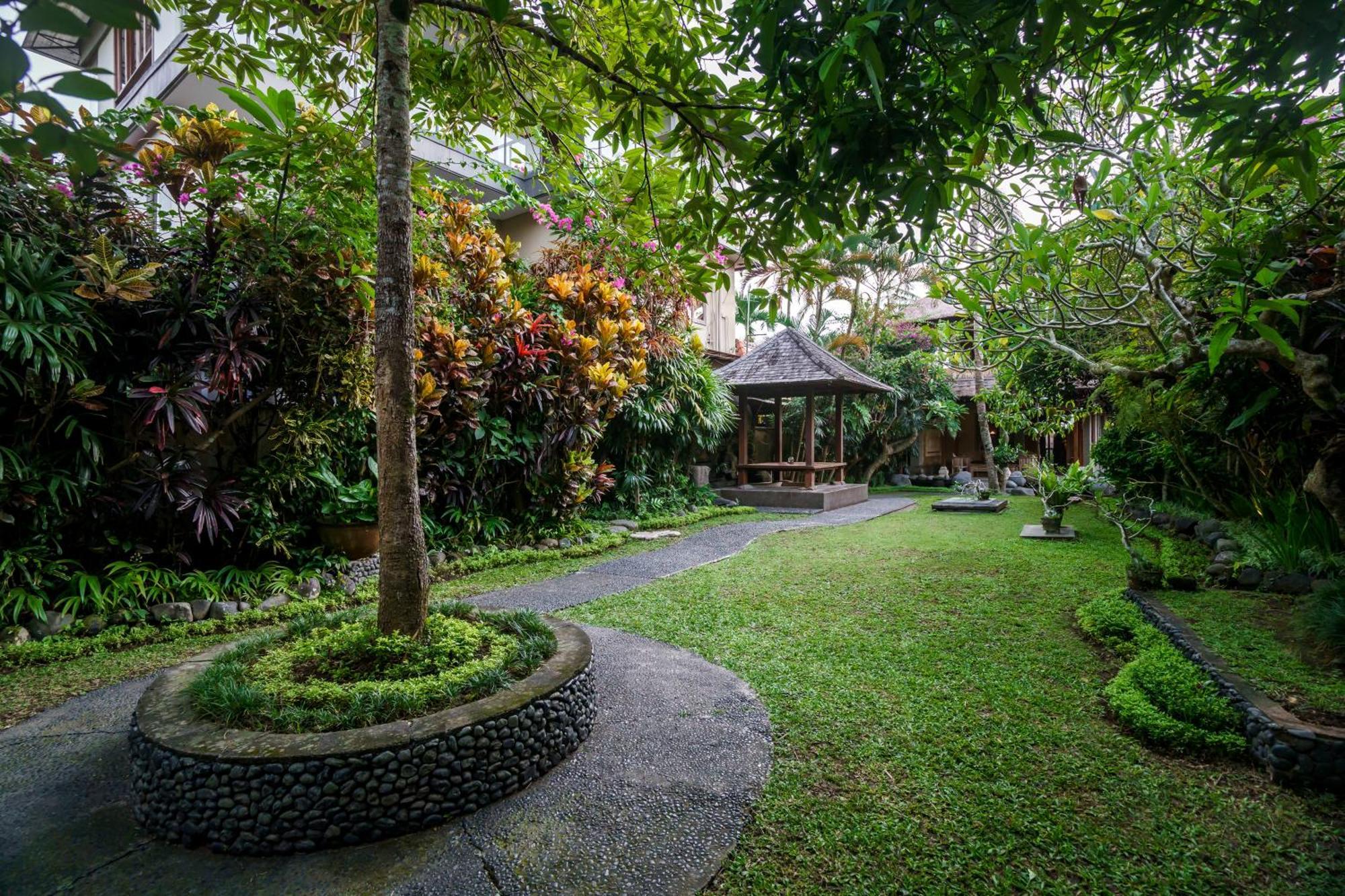 Sujati * Ubud