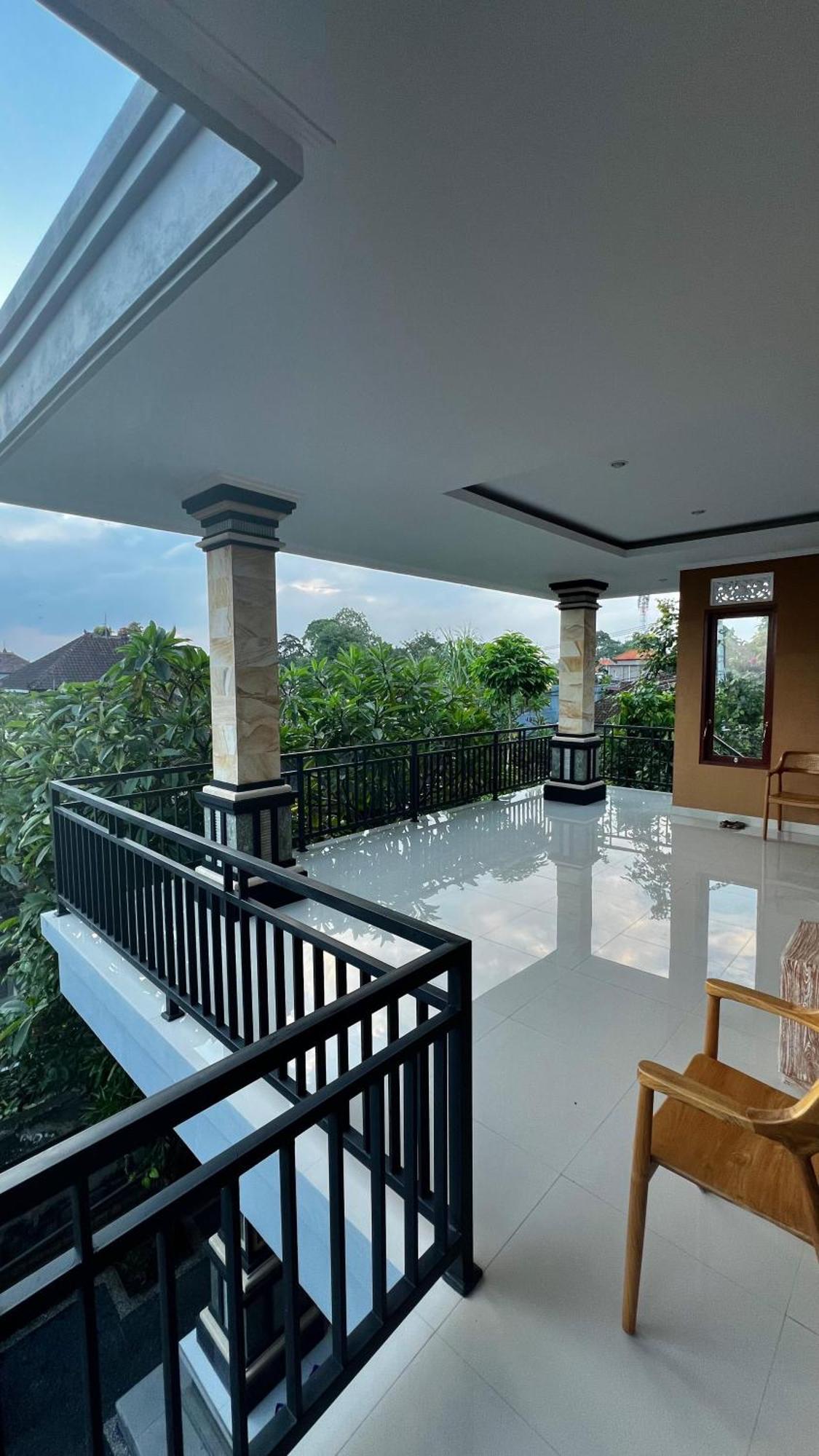 Homestay Tirta Kemala House *