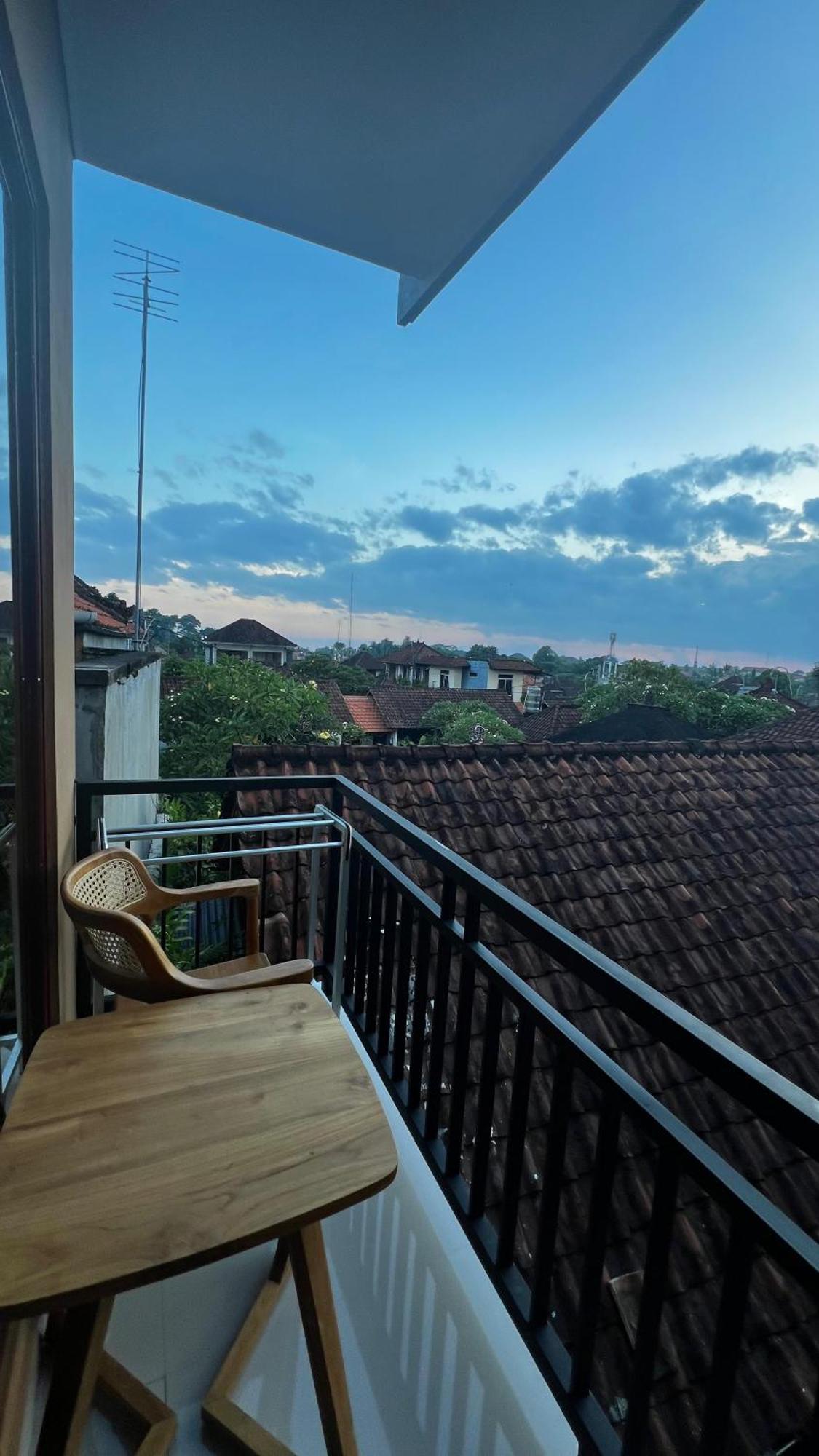 Tirta Kemala House *