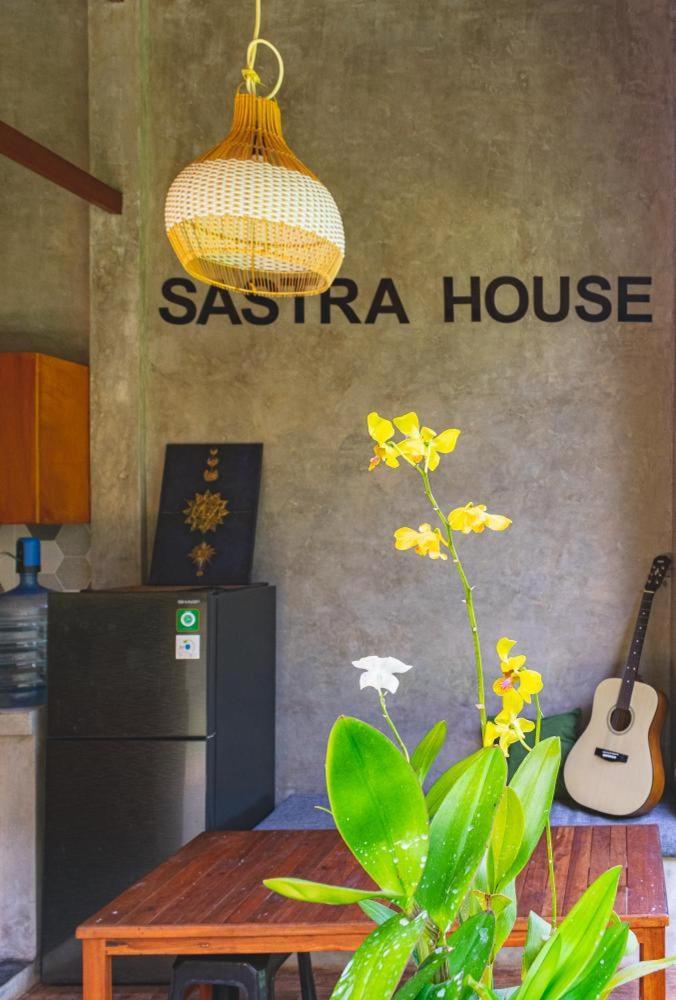 Homestay Sastra House