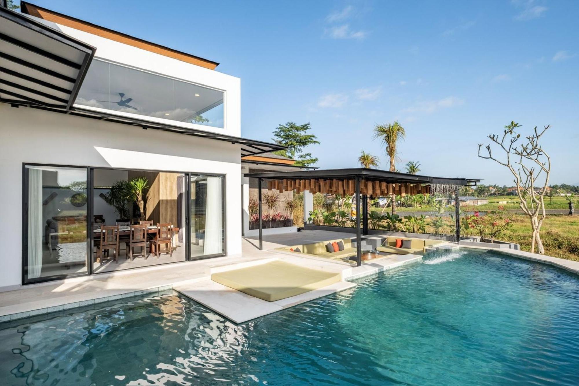 Cakra - 4 Bedroom Luxury With Infinity Pool And Paddy Field View