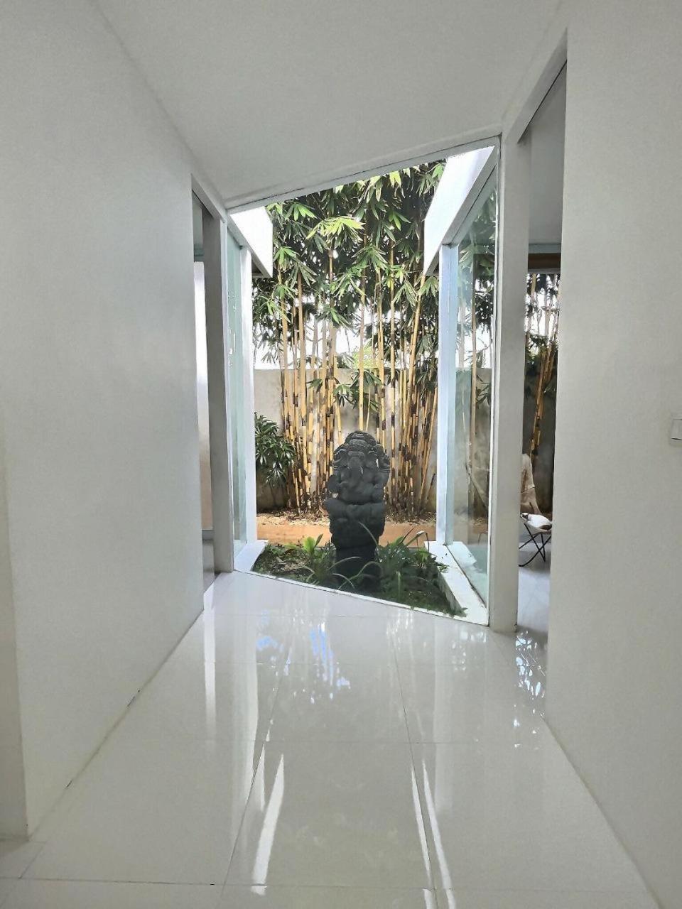 Dira * Ubud (Bali)