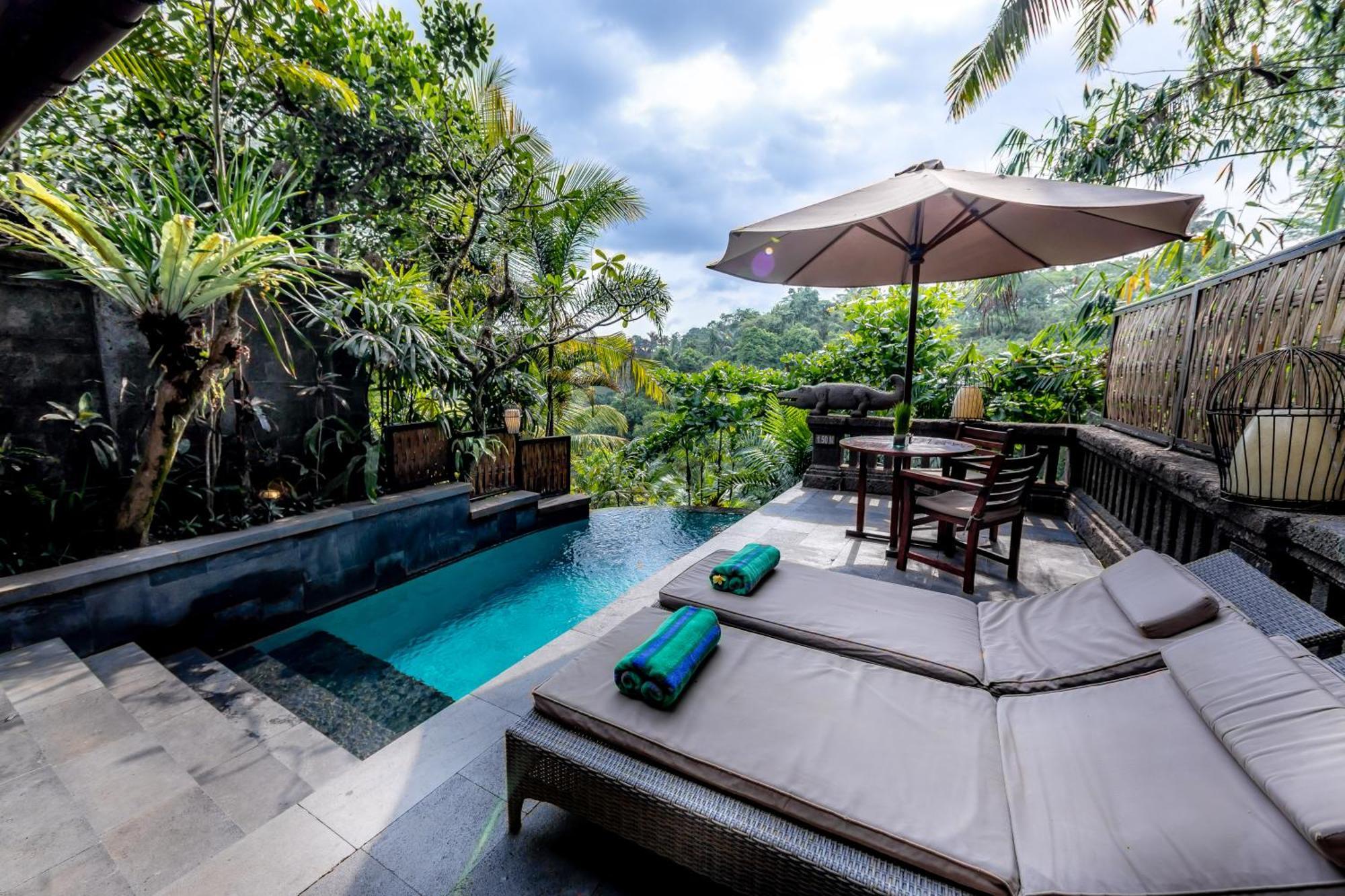 Vila Bidadari Private & Retreat *