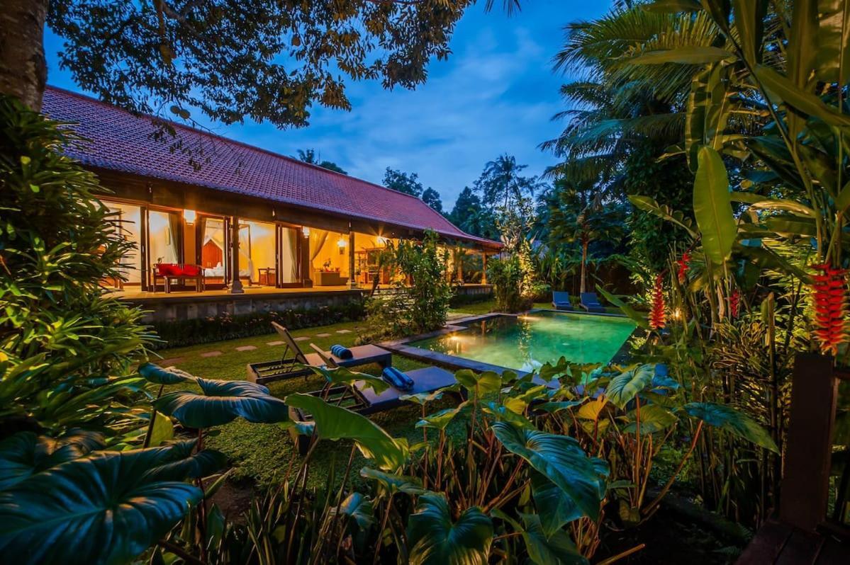 Luxury 3br Infinity Jungle View Aashaya * Ubud (Bali)
