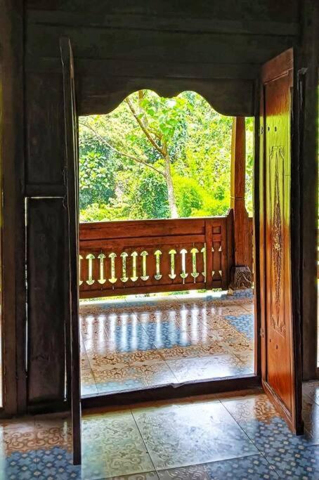 *new* Jungle Joglo With Waterfall View