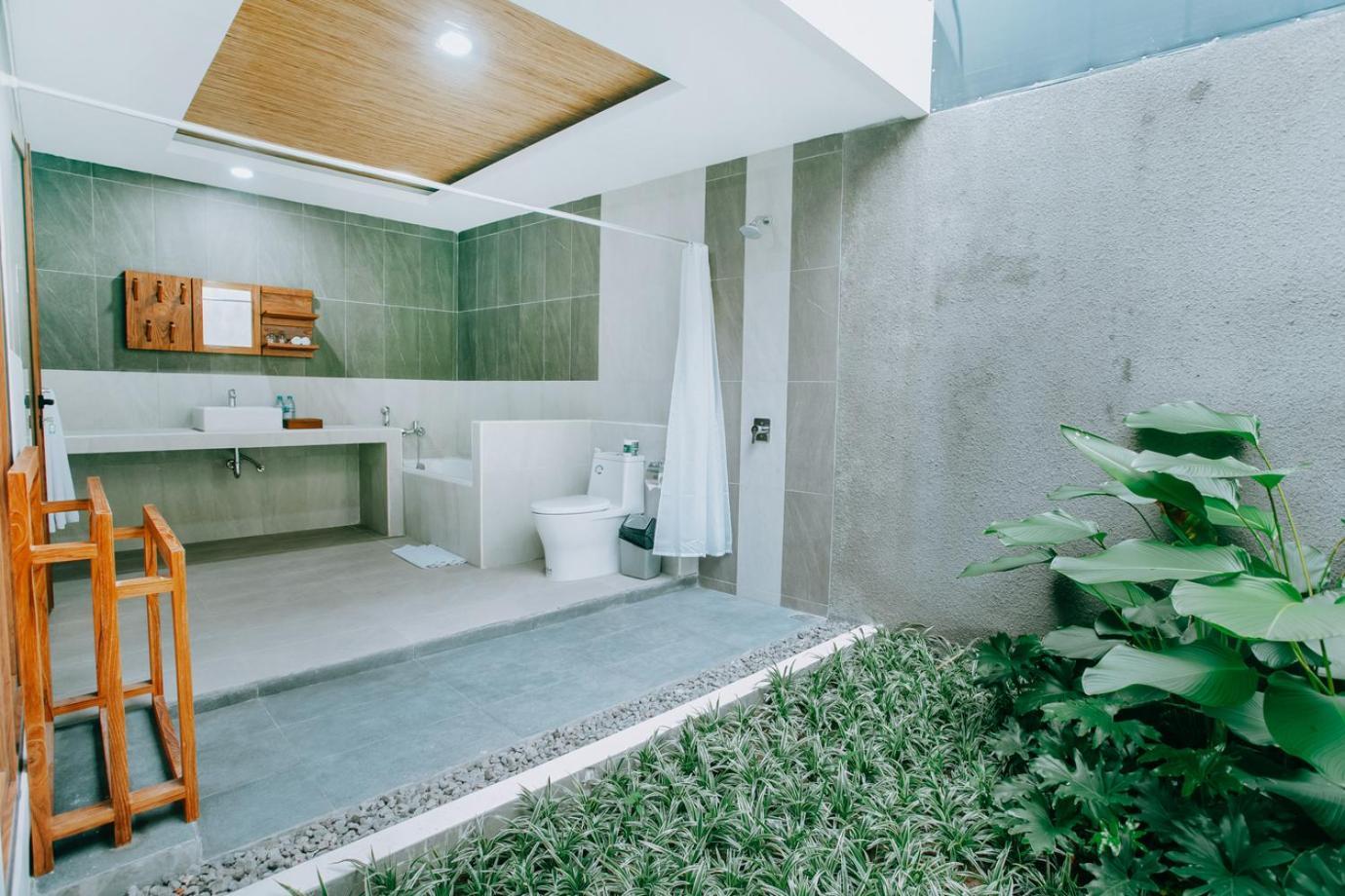 Mahayoga Private Pool And Resto