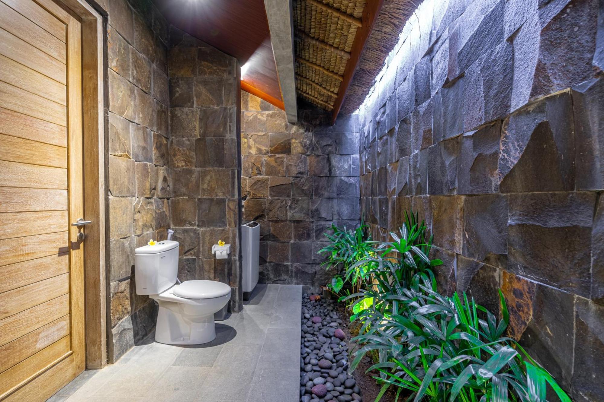 Brand New Luxury 3br Ethnic Ubud # 1 Ubud (Bali)