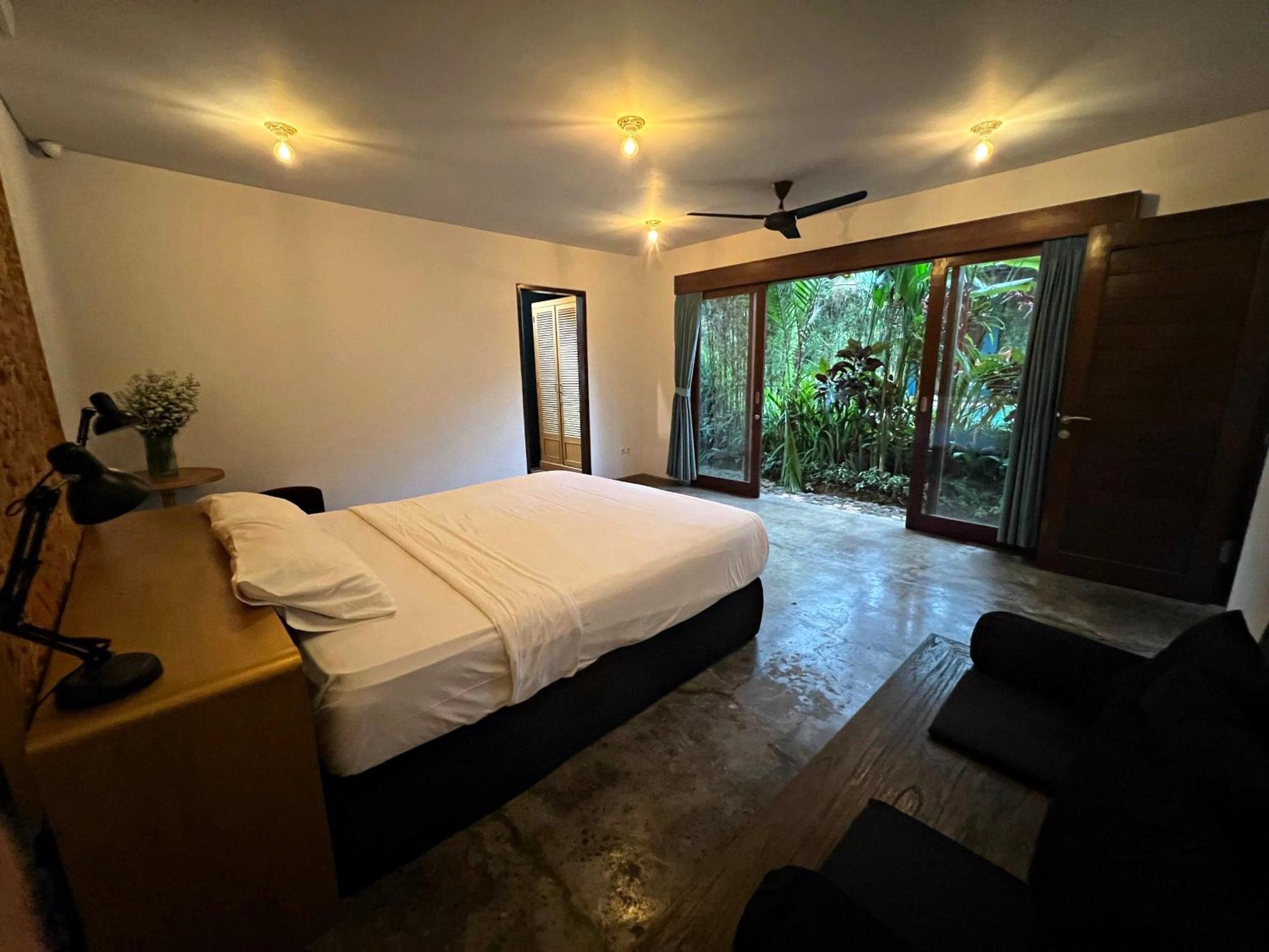 Joyously Raw - Free Upgrade Subject To Availability Bed & Breakfast *