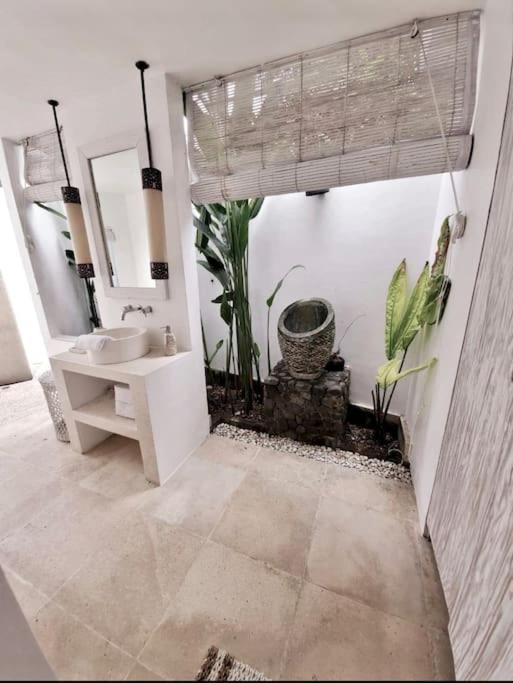 Flower Moon Lovely Hideaway In Heart Of Villa *