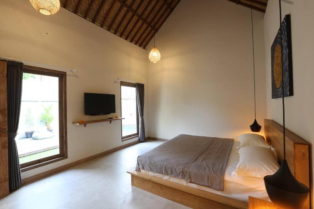 Villa Oasis. Central - Casa Tepi Kali 1