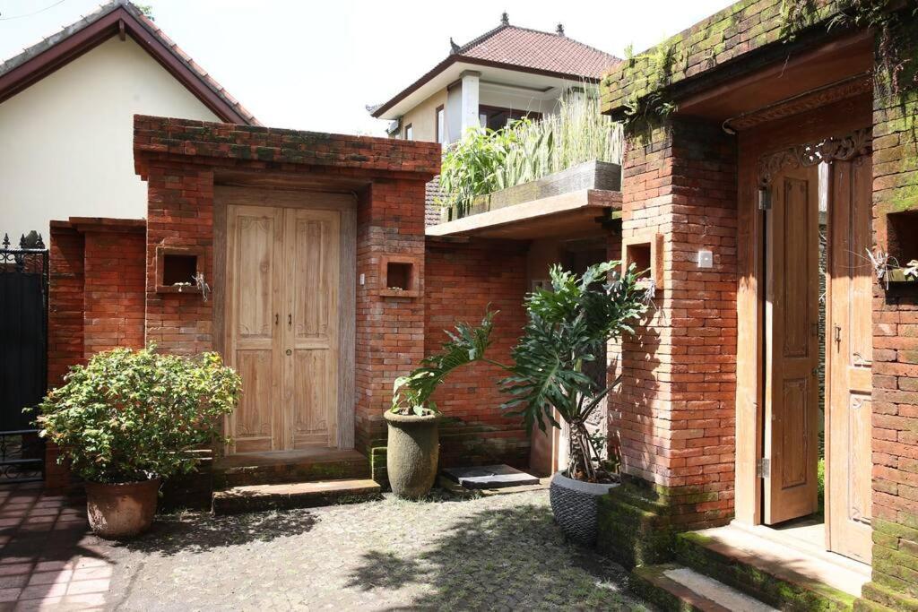 Oasis. Central - Casa Tepi Kali 1 Ubud (Bali)