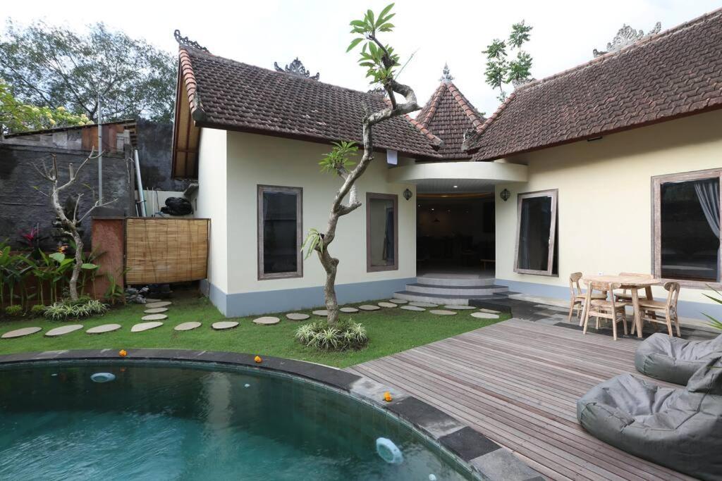 Villa Oasis. Central - Casa Tepi Kali 1 Ubud (Bali)