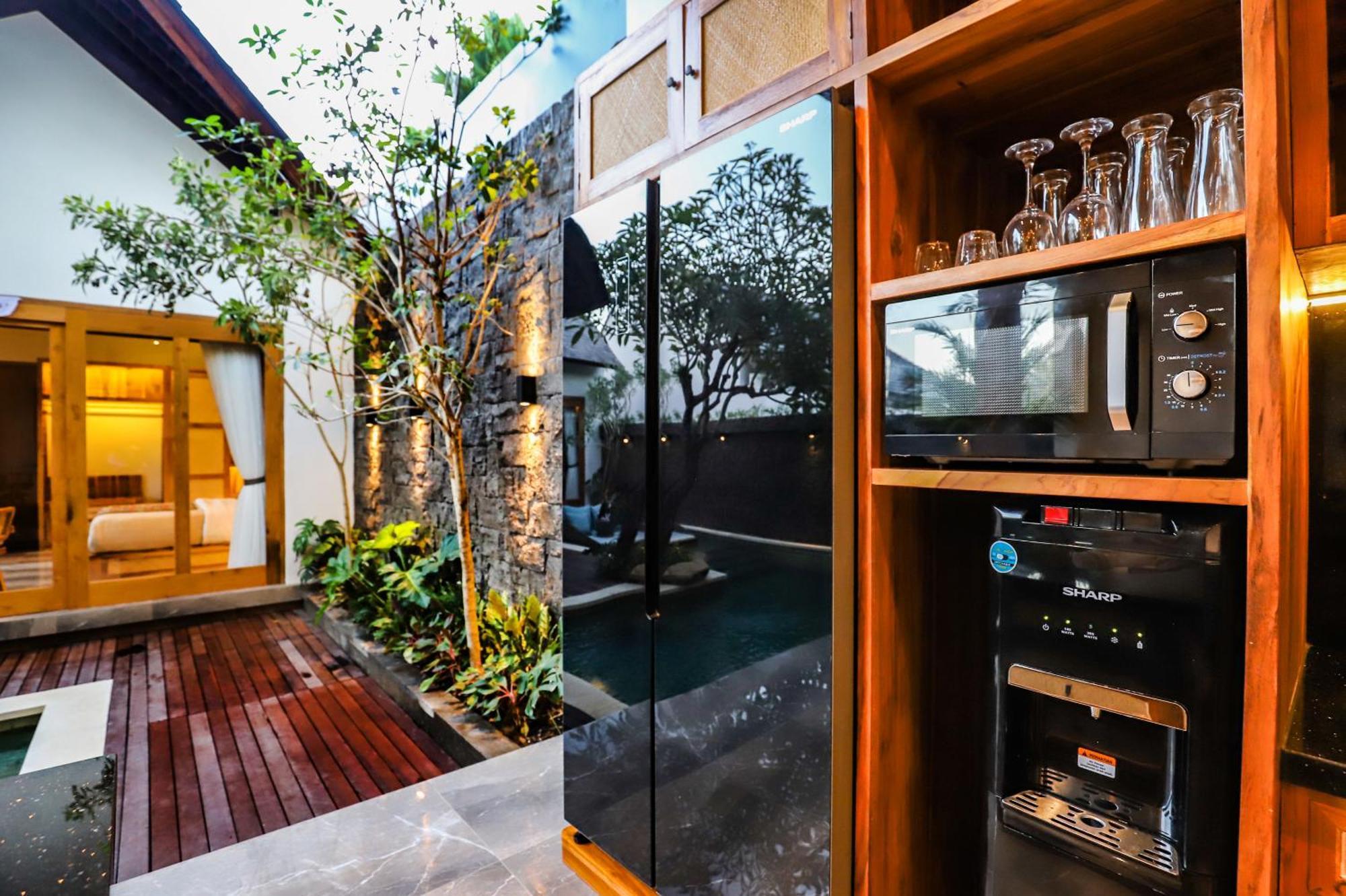 Villa Dubai - 2bdr, New, Well-equipped, East Motive