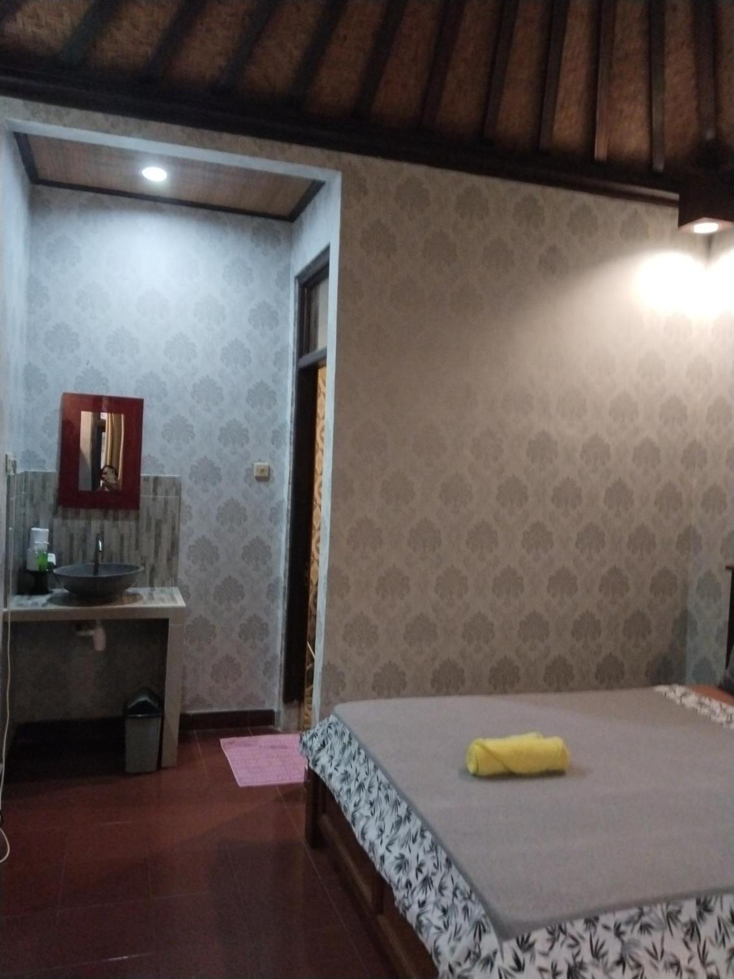 Dewa Wisma tamu 2*
