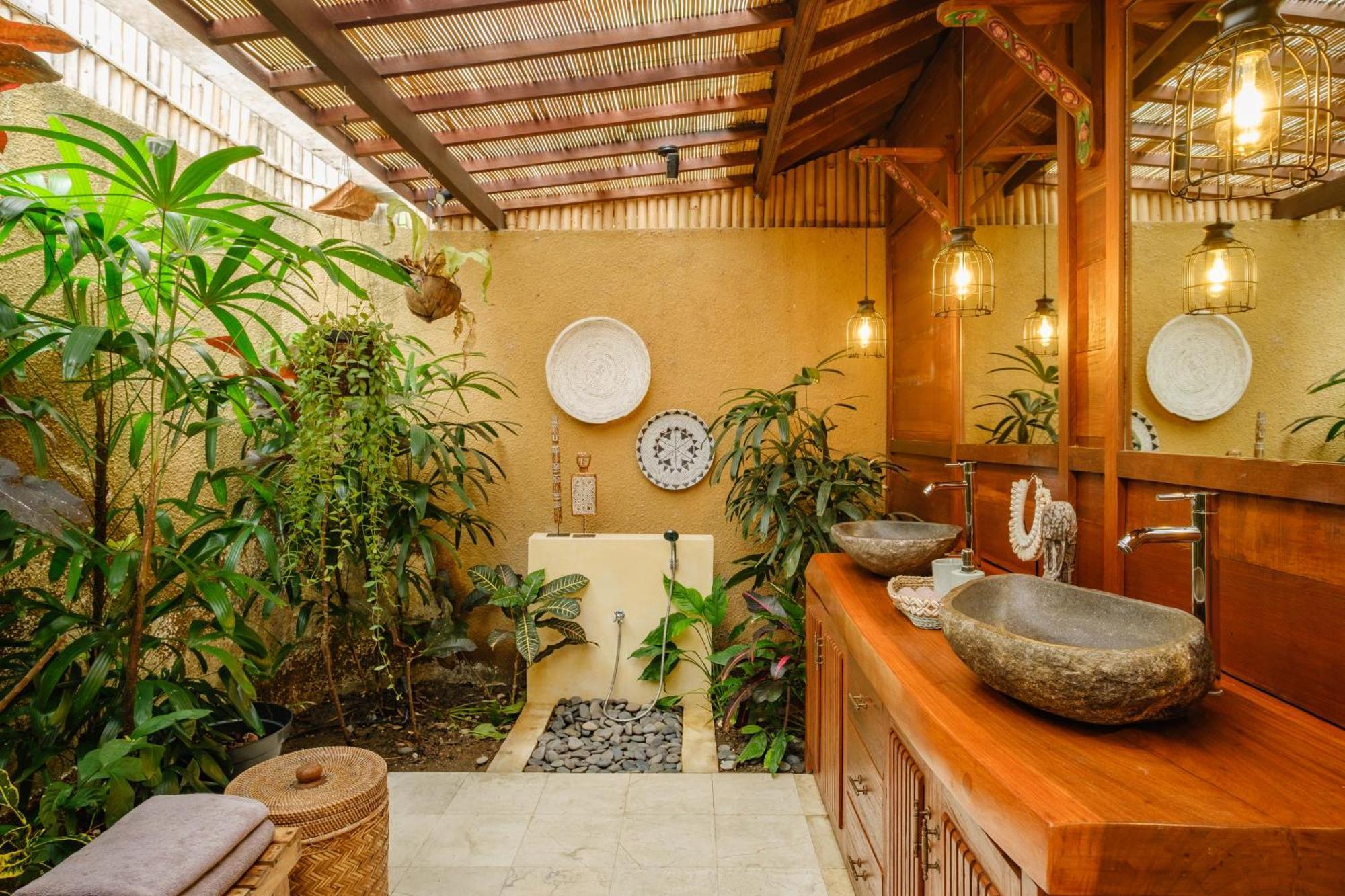 Dharuna * Ubud