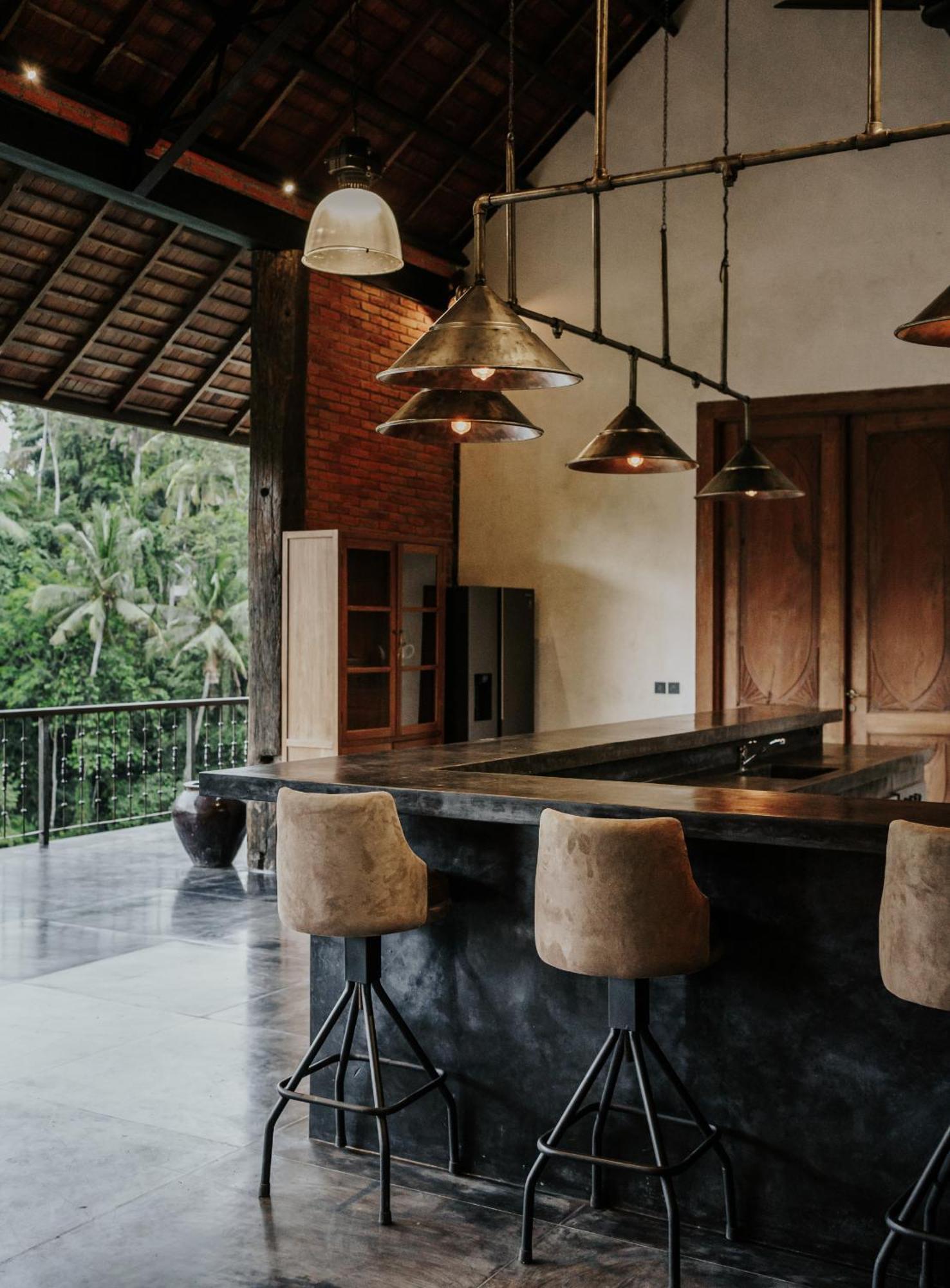 Villa Bedulu Cliff Estate - Wood Side