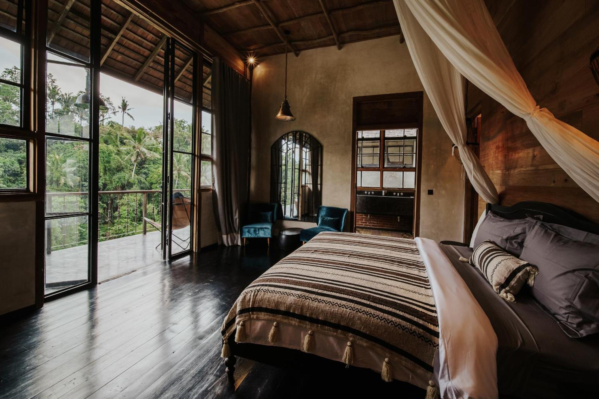 Bedulu Cliff Estate - Wood Side