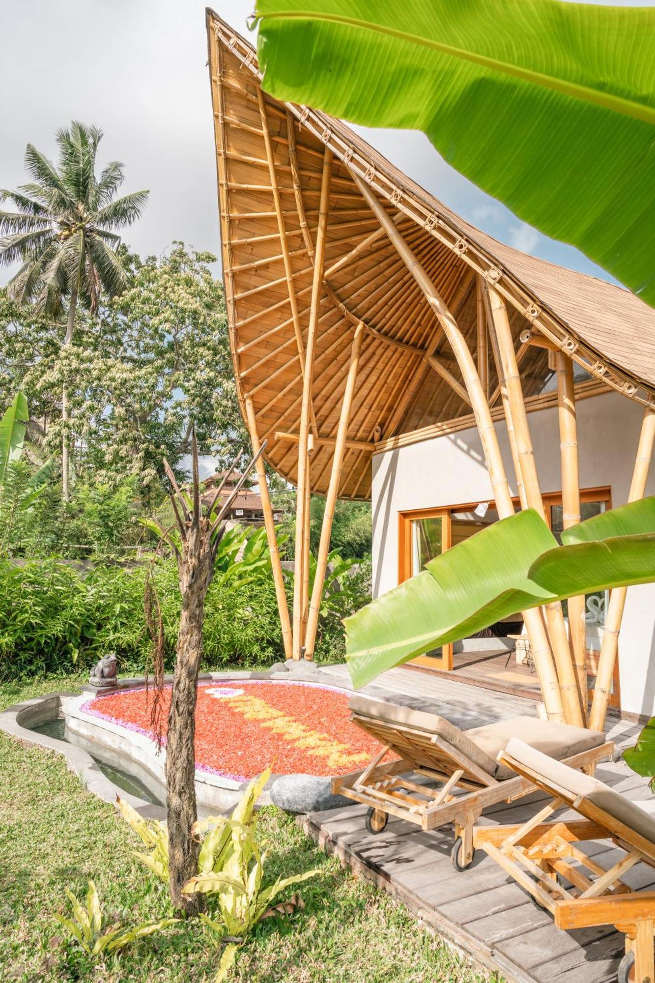 Private Bamboo Style Villa Ubud