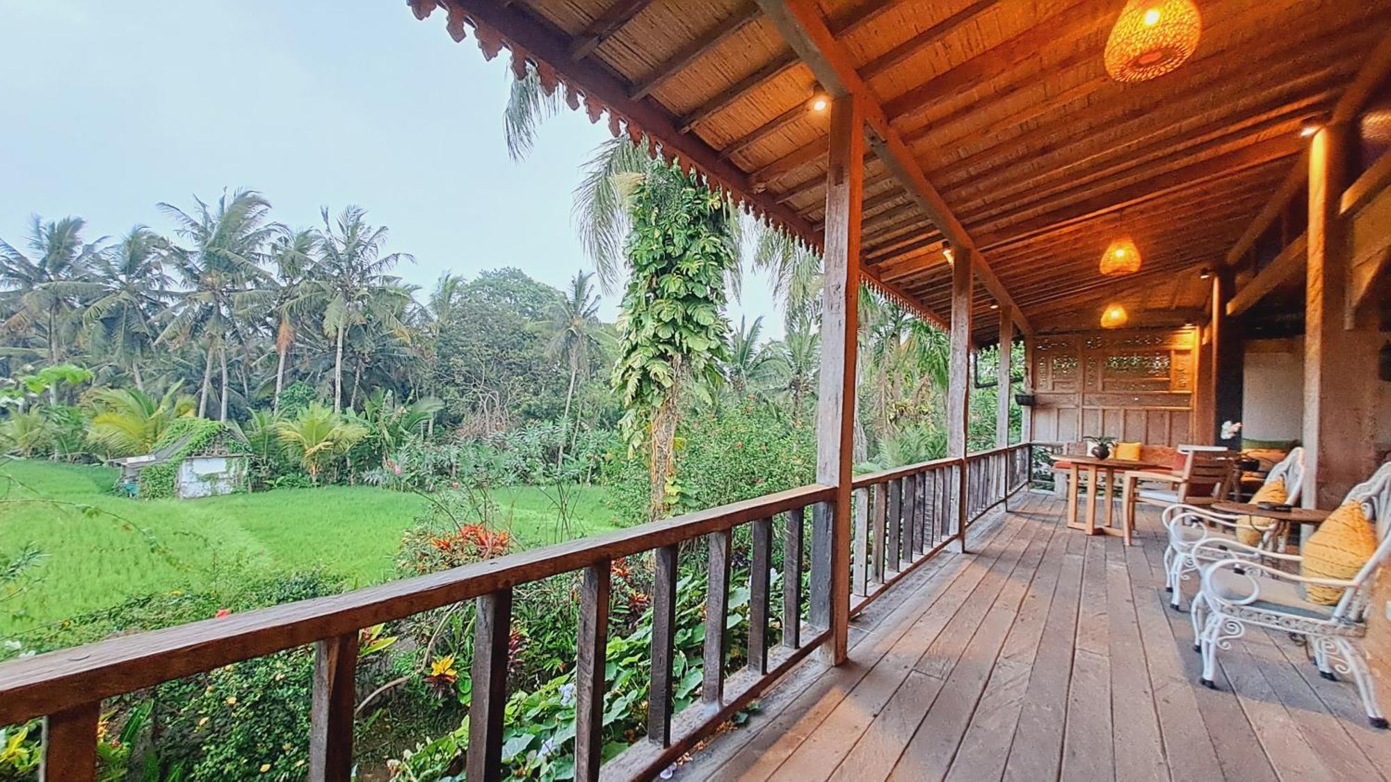 Villa Ayu Dira Heritage House *