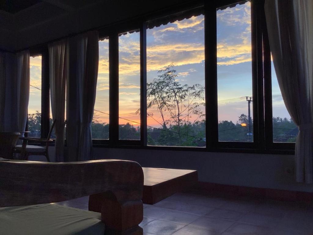 Matahari House Acomodação com café da manhã 