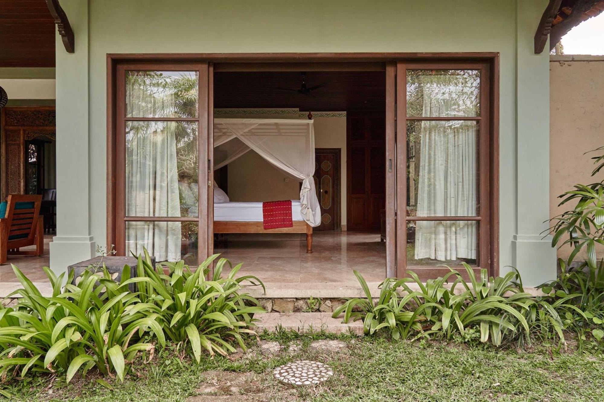 The Pause - Soca 1 Country house