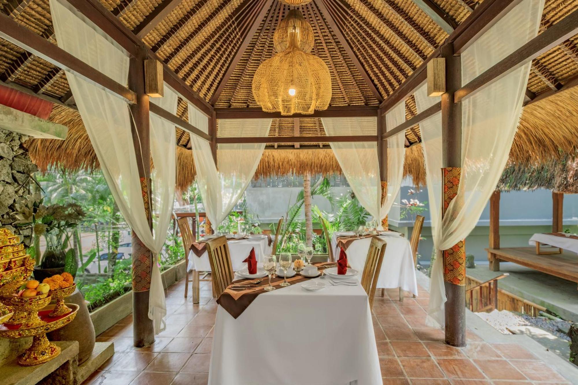 The Kanjeng Hotel 4*