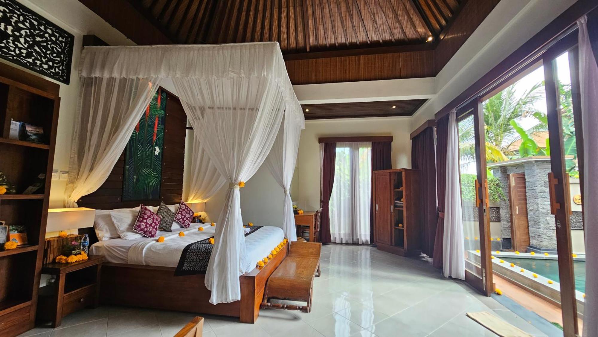 Villa Paradise *