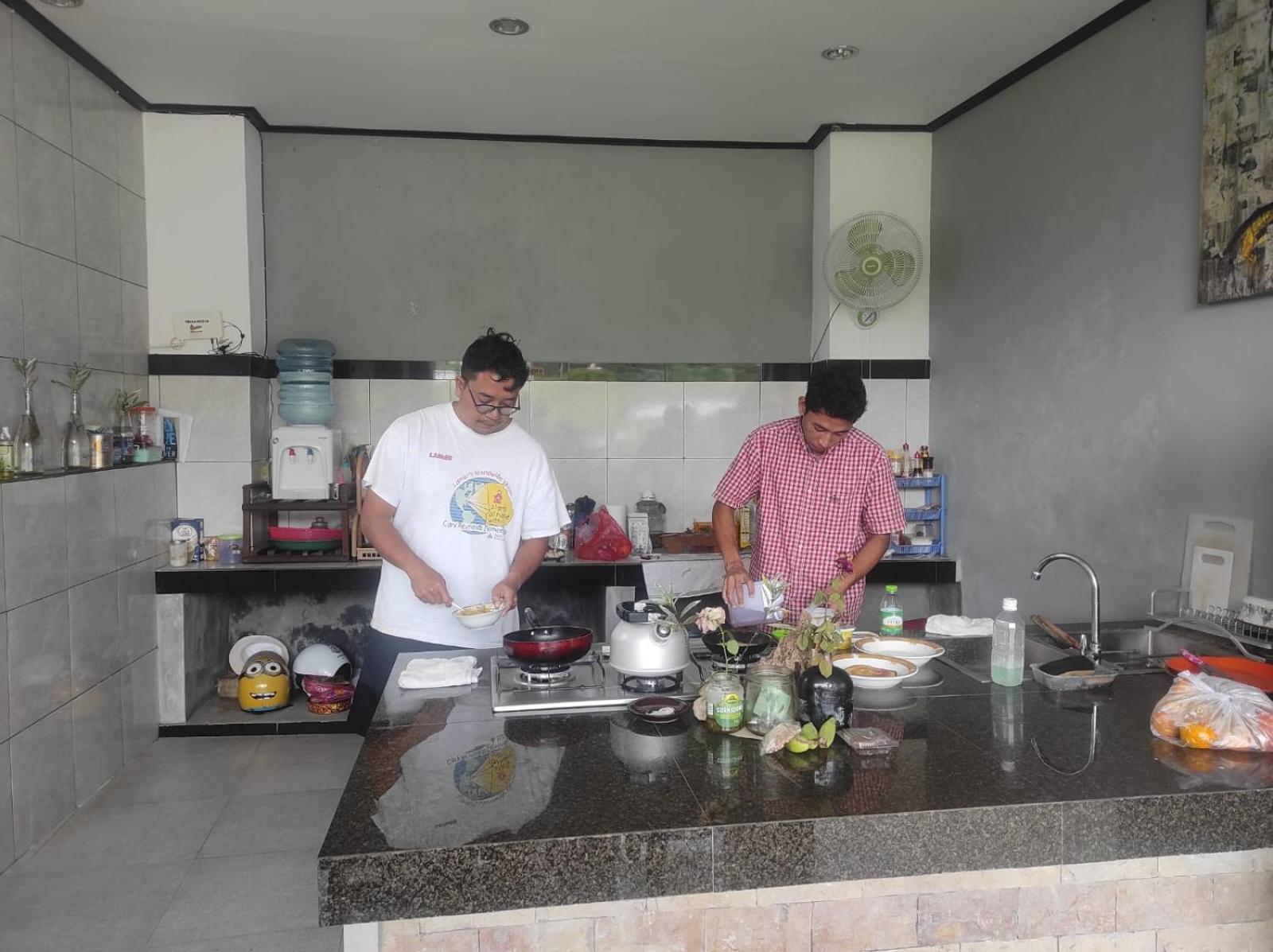 Gending Sari House Homestay *