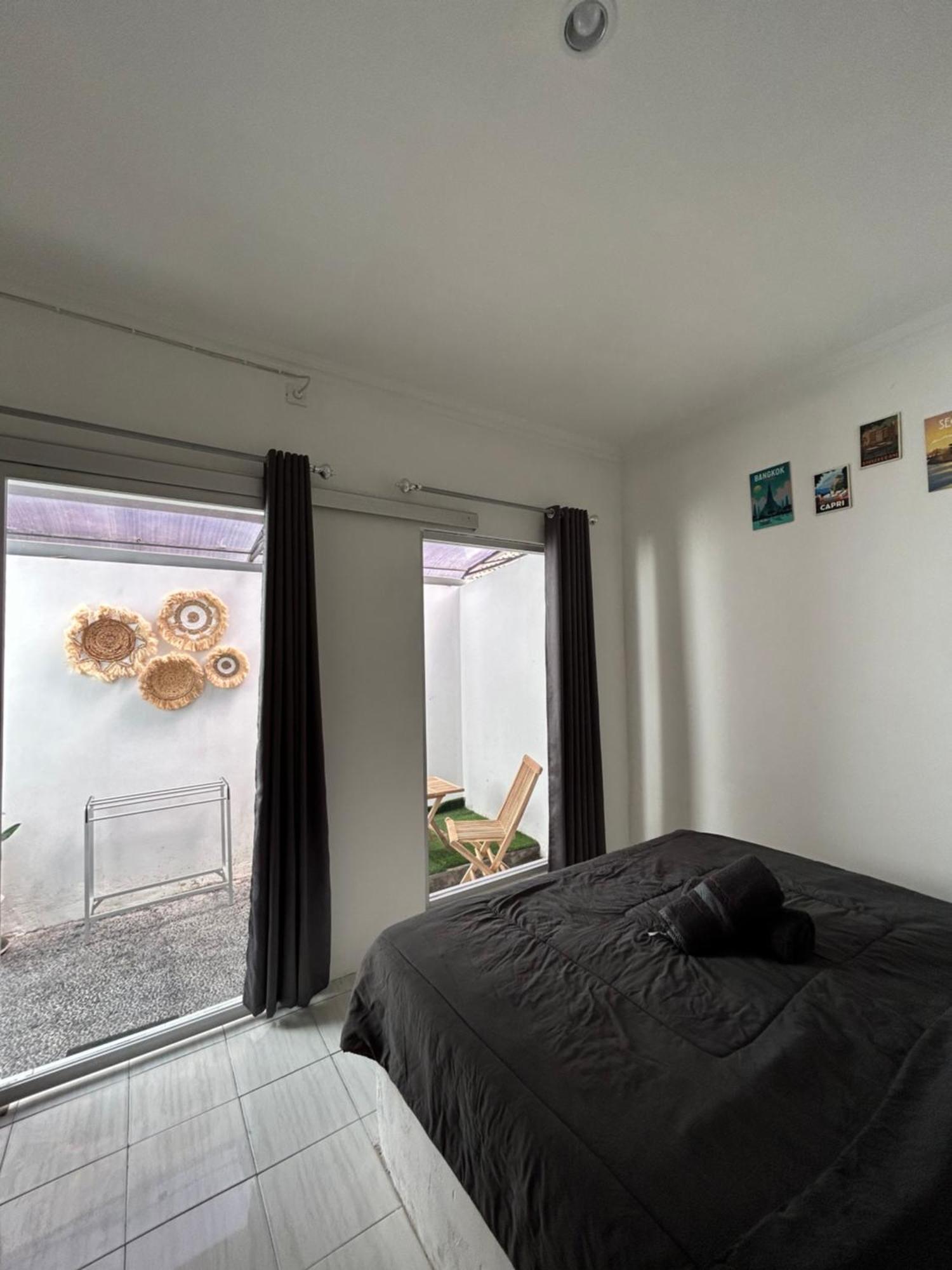 White Sandat Guest house