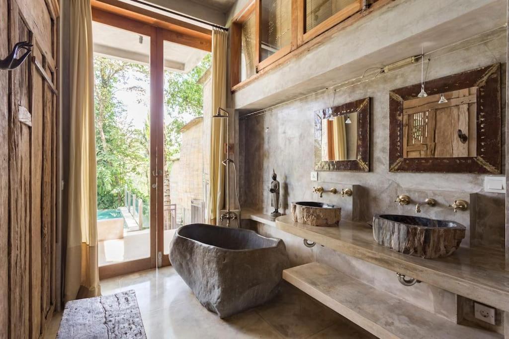 Riverview Gardens Vila