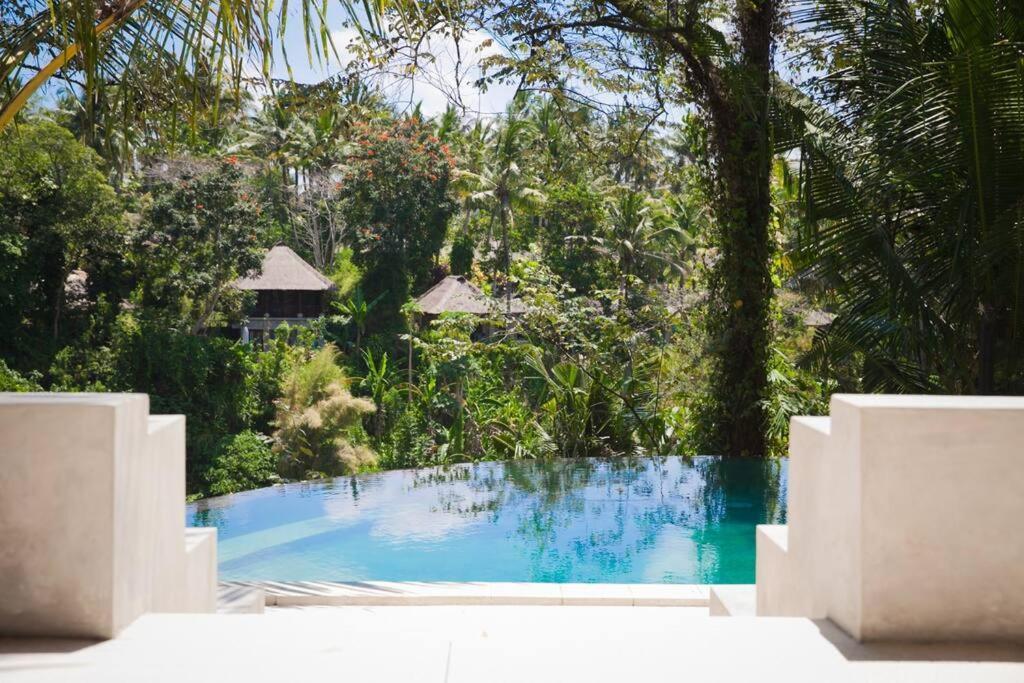 Riverview Gardens Vila